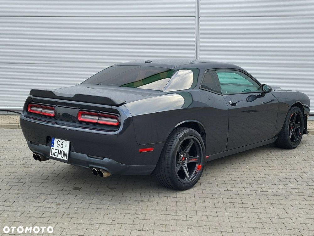 Dodge Challenger - 18