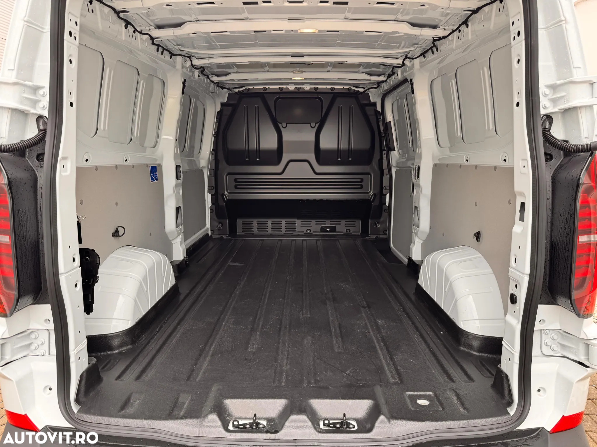 Volkswagen Transporter - 17