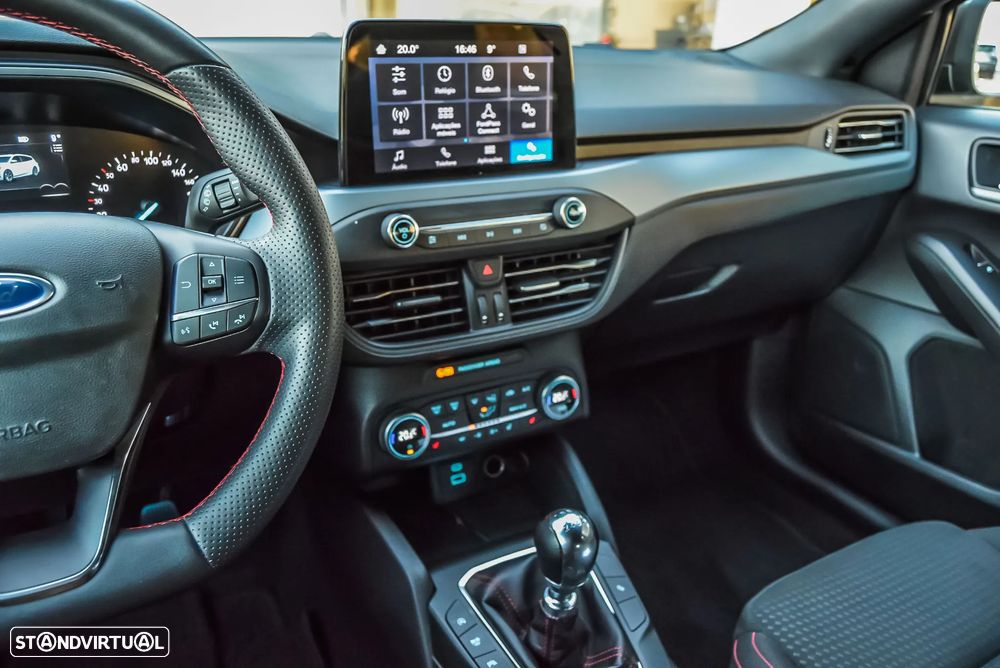 Ford Focus SW 1.0 EcoBoost MHEV ST-Line - 31