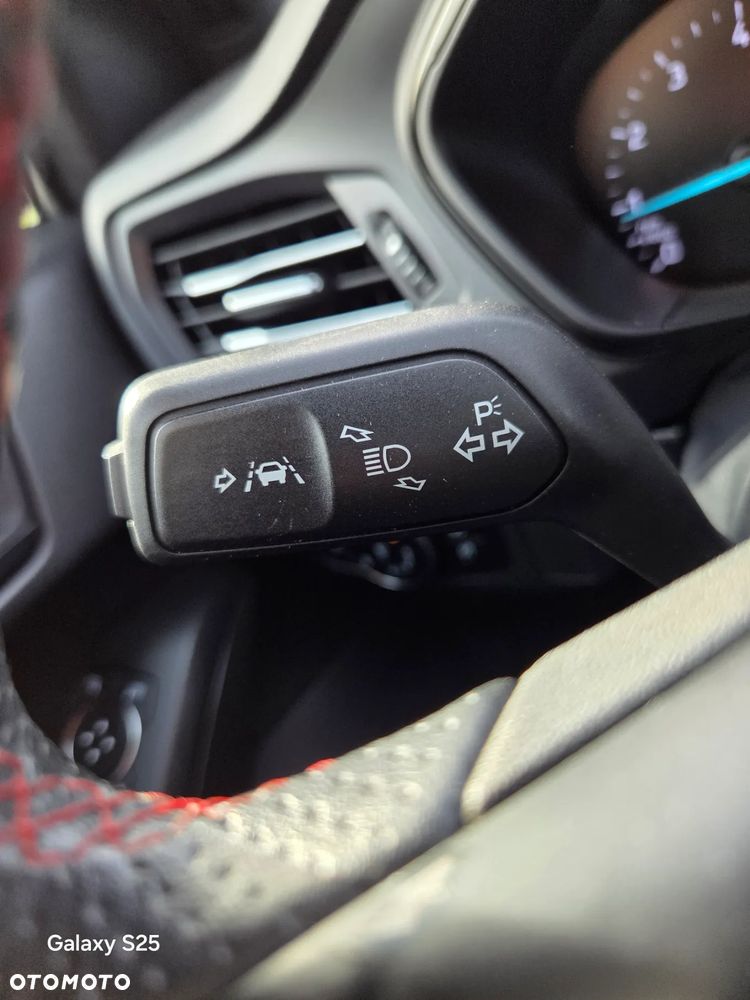 Ford Focus 1.0 EcoBoost Hybrid ST-LINE - 20