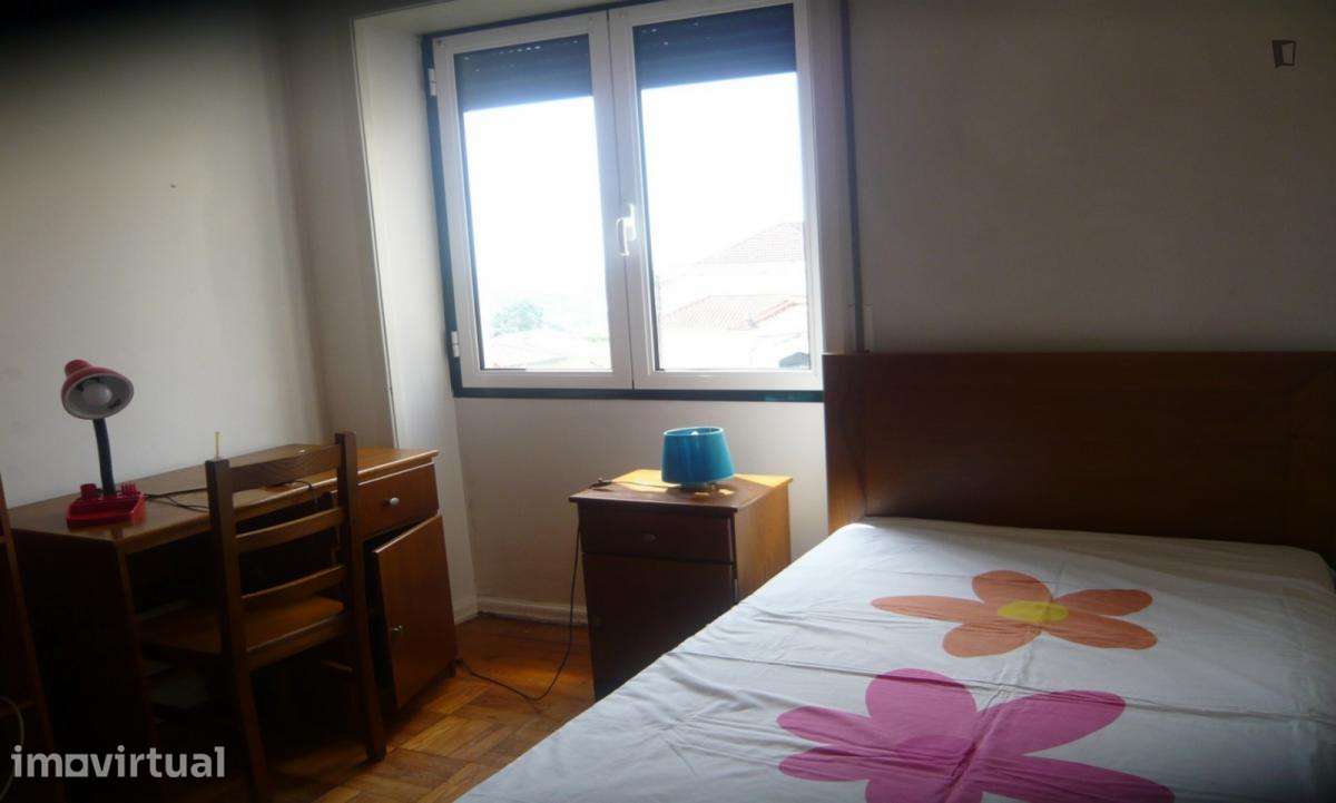 Quarto - localizado em Montes Claros Coimbra - Grande imagem: 2/24