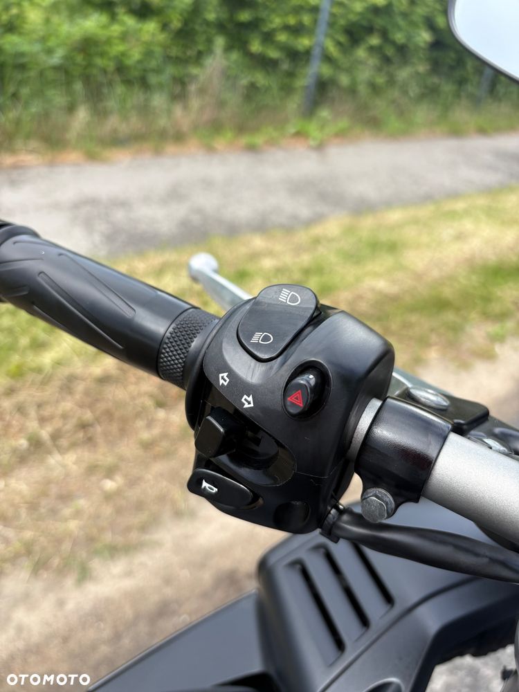 Yamaha FZ - 17