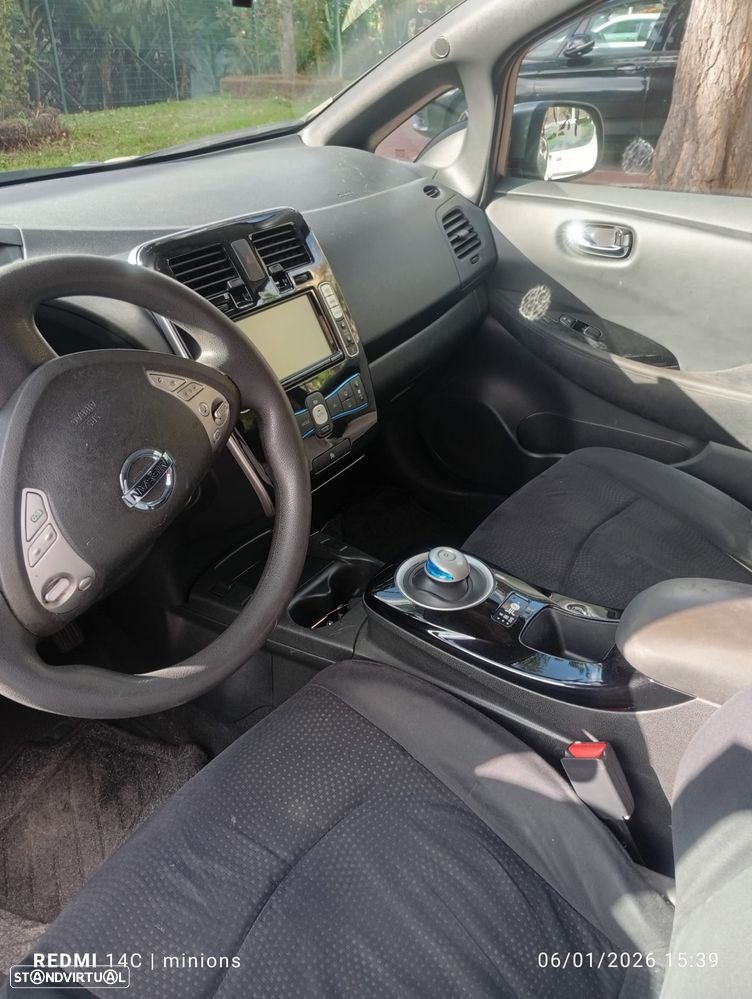 Nissan Leaf 24 kWh (c/ Bateria) Visia + - 6