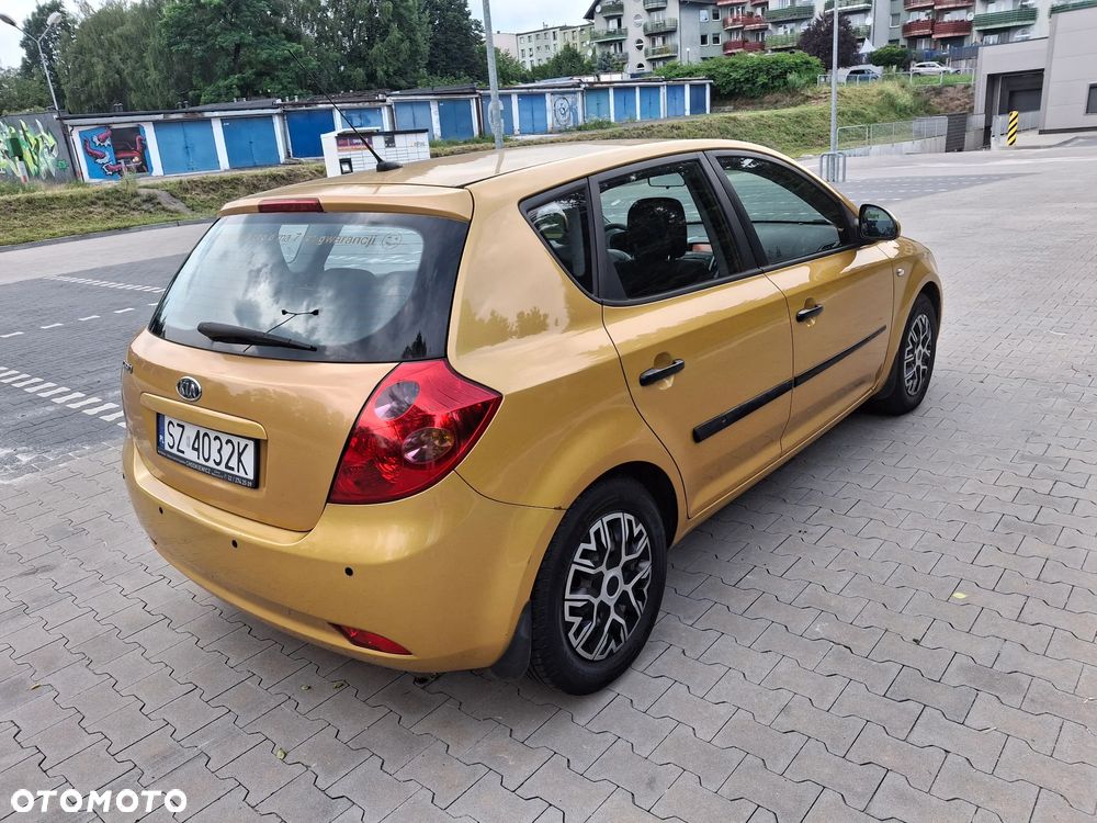 Kia Ceed - 7