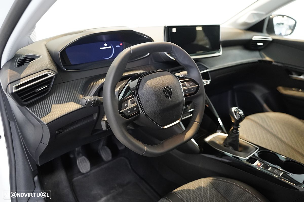 Peugeot 208 1.2 PureTech Allure - 6