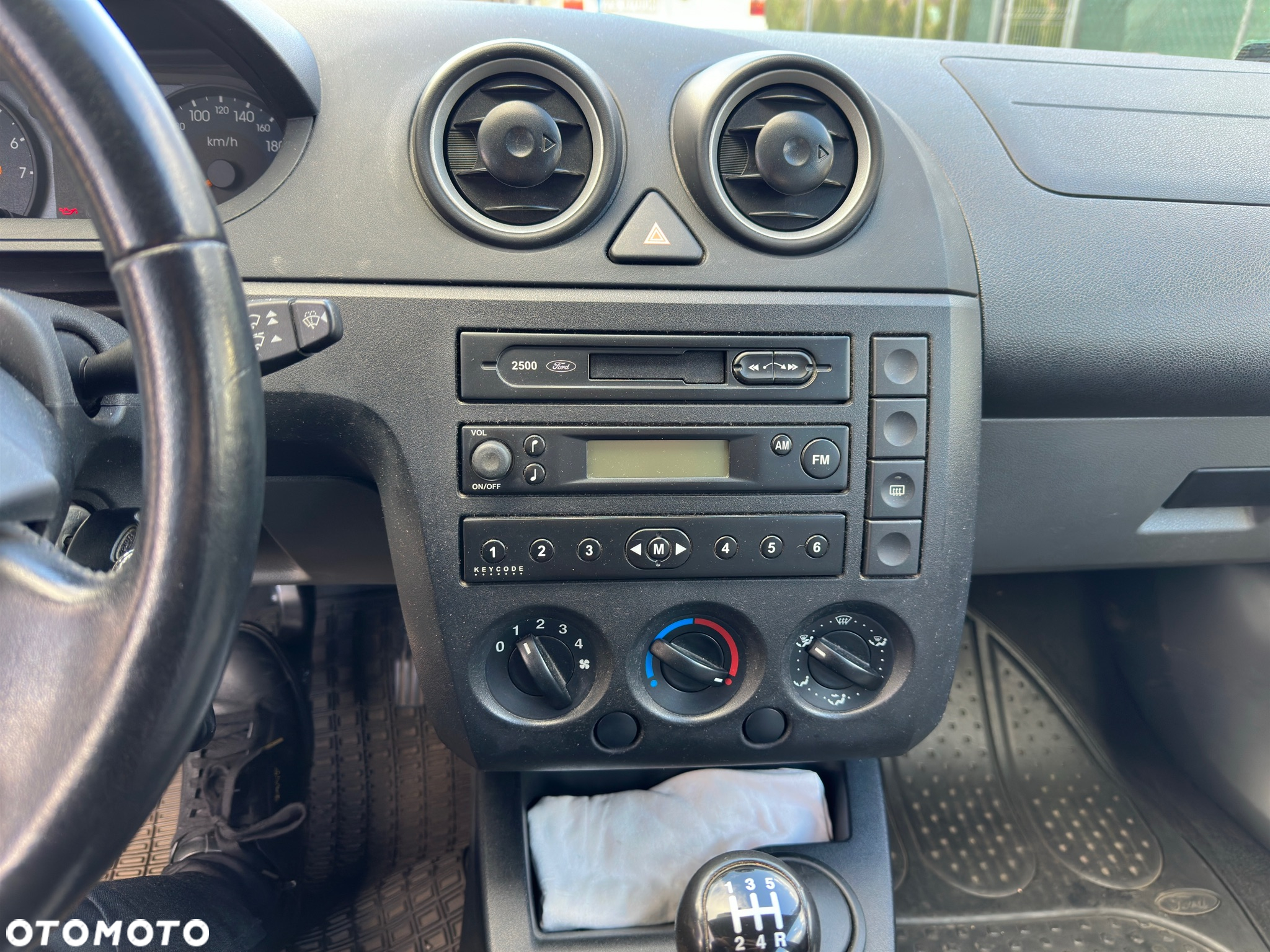 Ford Fiesta 1.3 Ambiente - 8