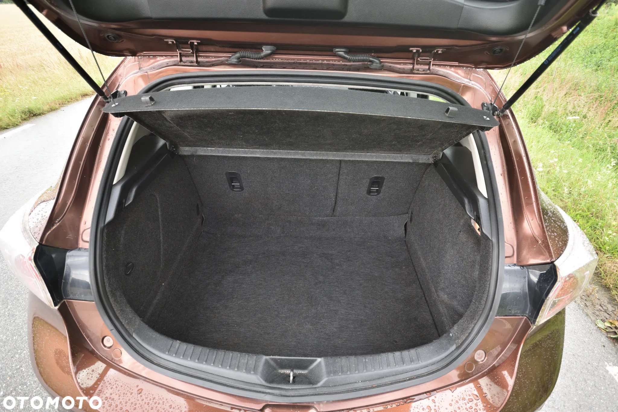 Mazda 3 1.6 Exclusive + - 25