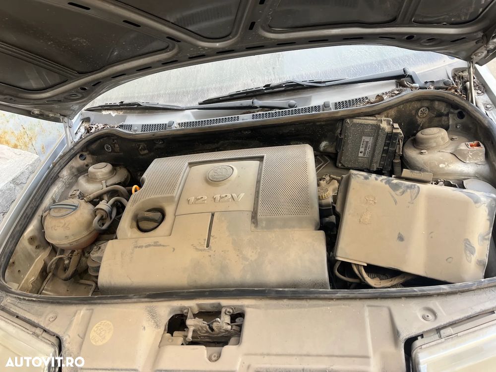 Dezmembrez Skoda Fabia 1 facelift gri argintiu 1,2 benzina 2006 - 8