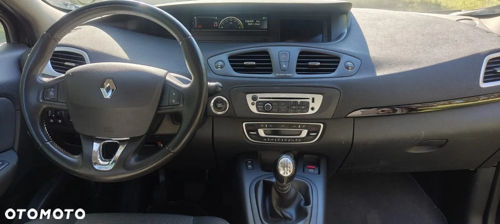 Renault Scenic 1.5 dCi Life - 10