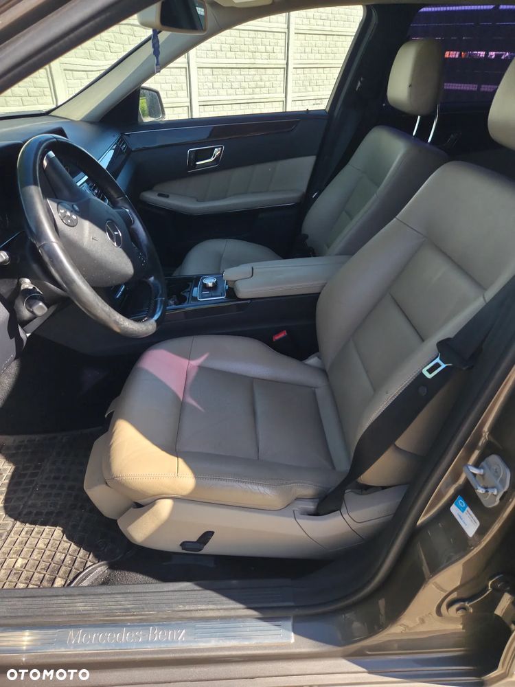 Mercedes-Benz Klasa E 350 CDI 4-Matic BlueEff - 31