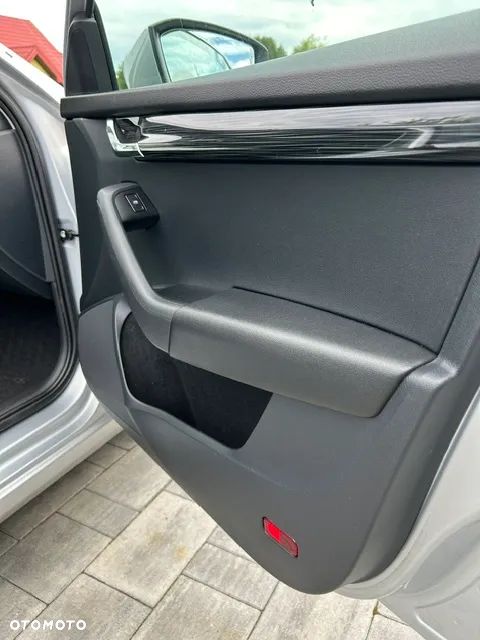 Skoda Octavia 1.6 TDI SCR Style DSG - 11