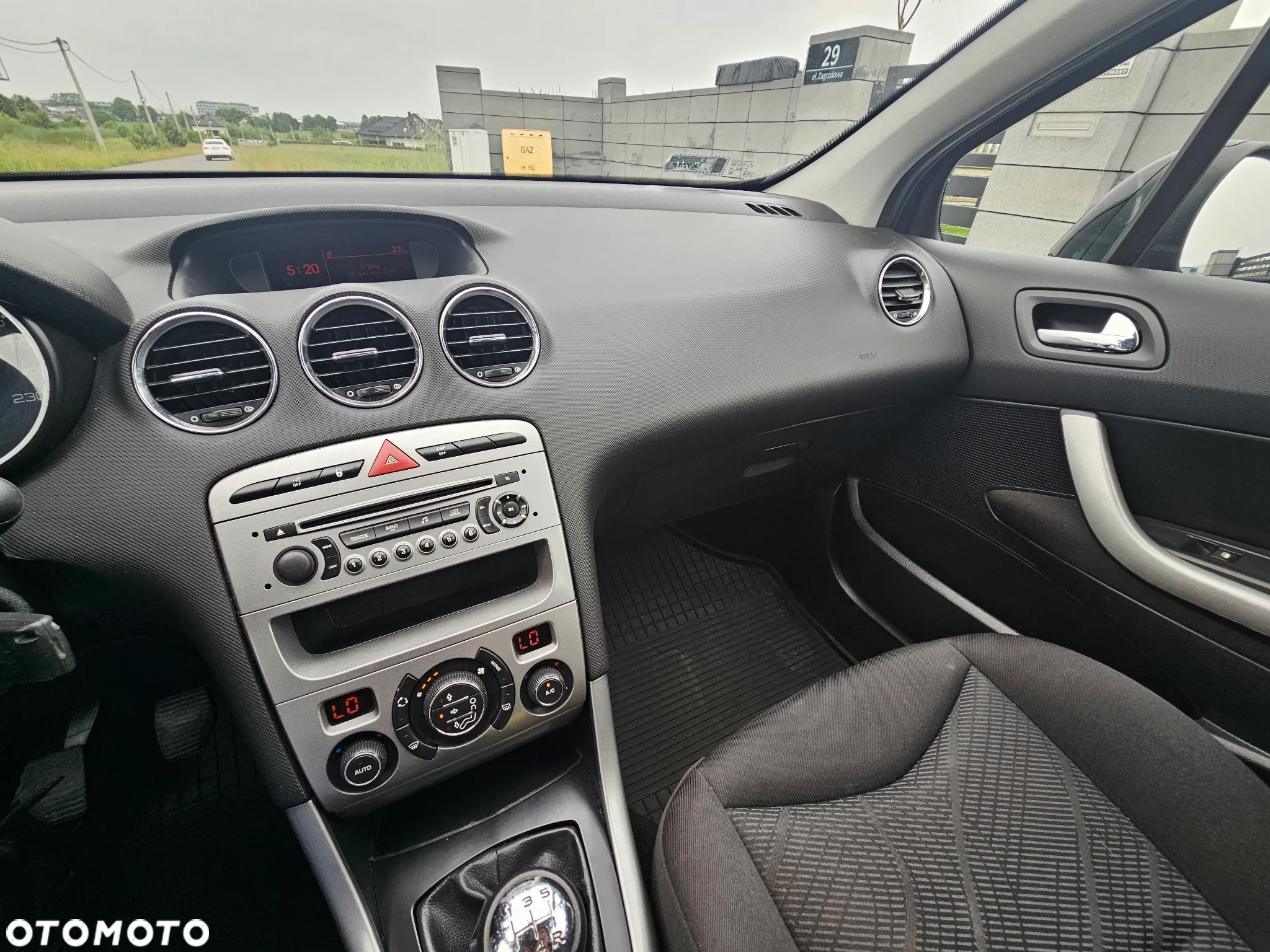 Peugeot 308 1.6 HDi Premium - 12