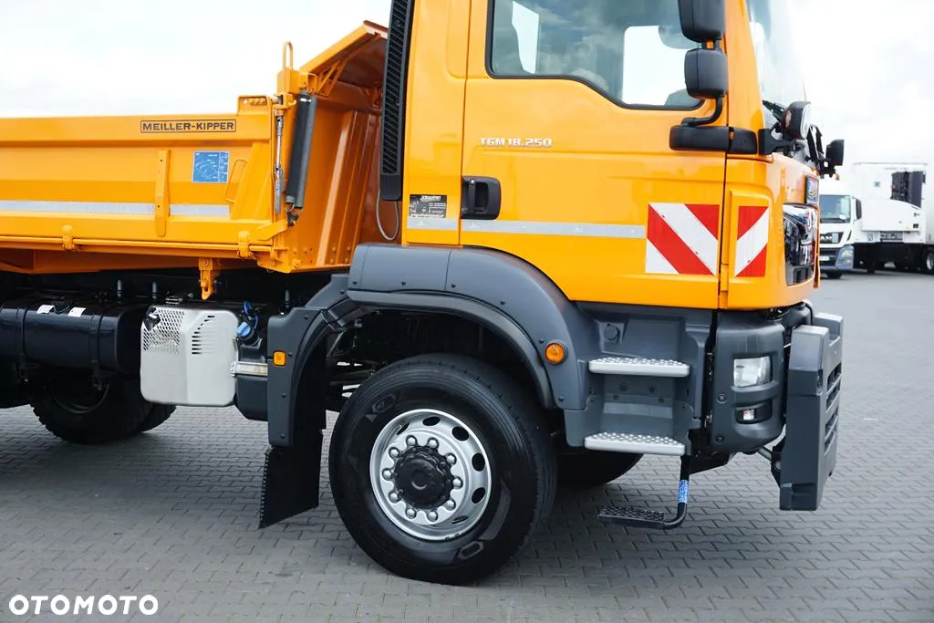 MAN TGM / 18.250 / E 6 / 4 X 4 / WYWROTKA 3 STRONNA / ŁAD. 10 060 KG / JAK NOWY - 37