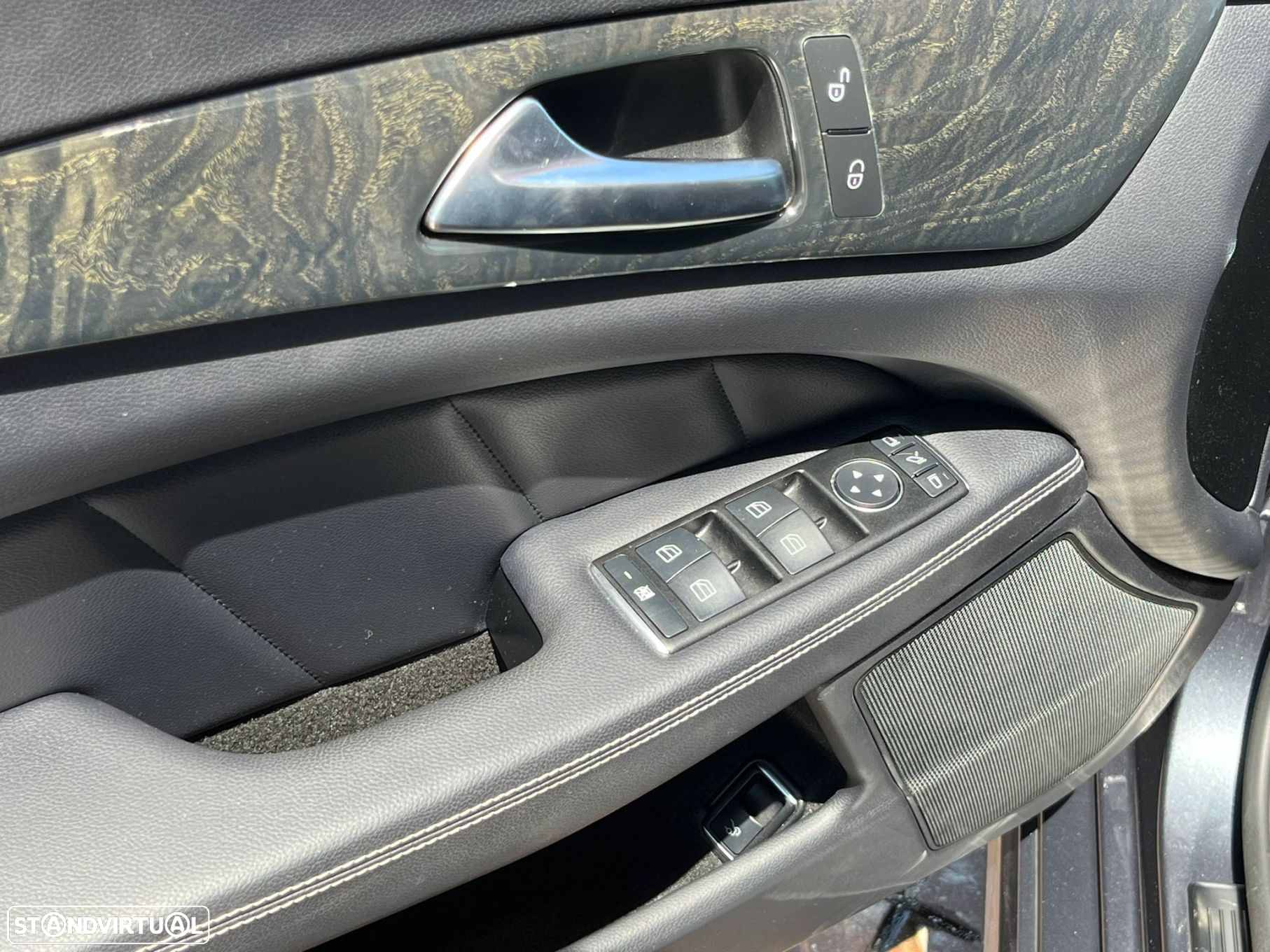 Mercedes-Benz CLS 350 - 12