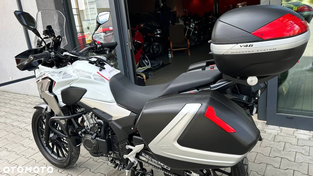 Honda CB - 12