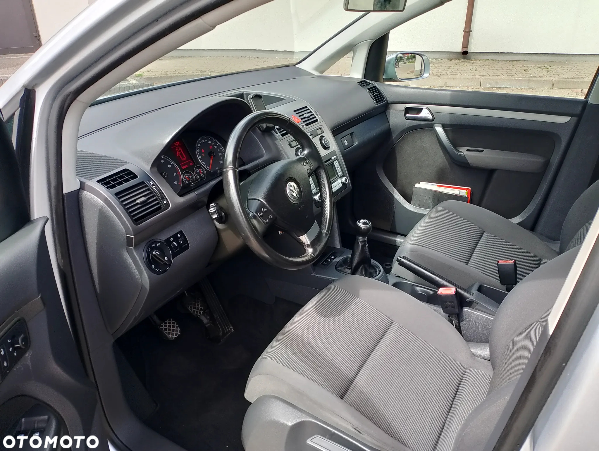 Volkswagen Touran - 6