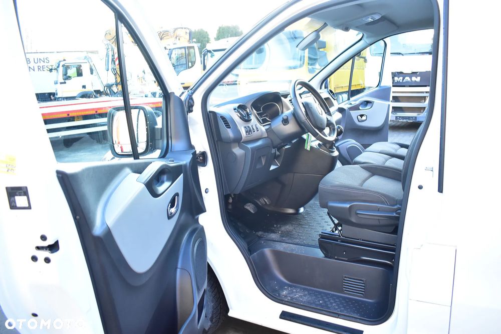 Renault Trafic 1.6 D 145 KM /Blaszak L2H2 / Wysoki ! / Oryginalny przebieg / Sprowadzony z Niemiec ! - 24