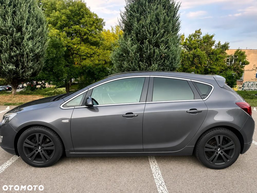 Opel Astra 1.6 Turbo - 1