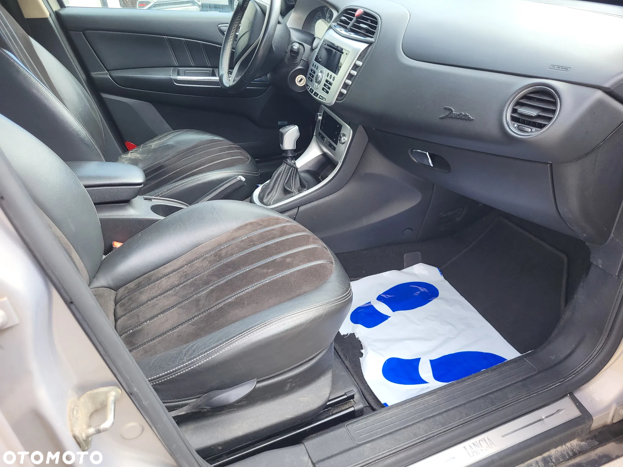 Lancia Delta 1.9 MultiJet Twinturbo Executive - 14