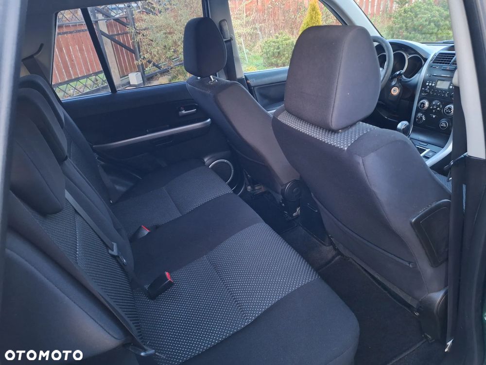 Suzuki Grand Vitara 1.9 DDiS Comfort DPF Family - 6