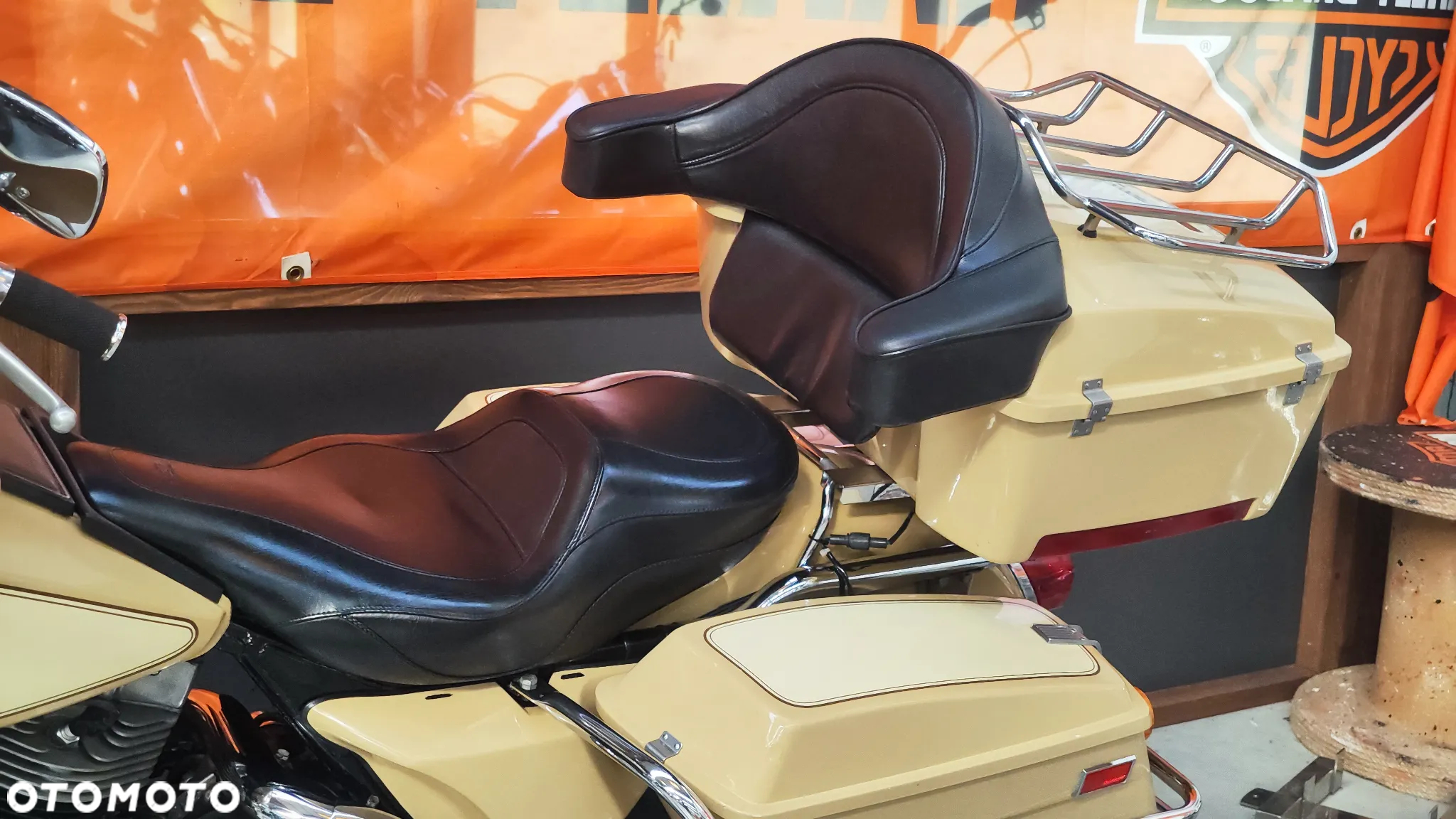 Harley-Davidson FLH Electra Glide - 19