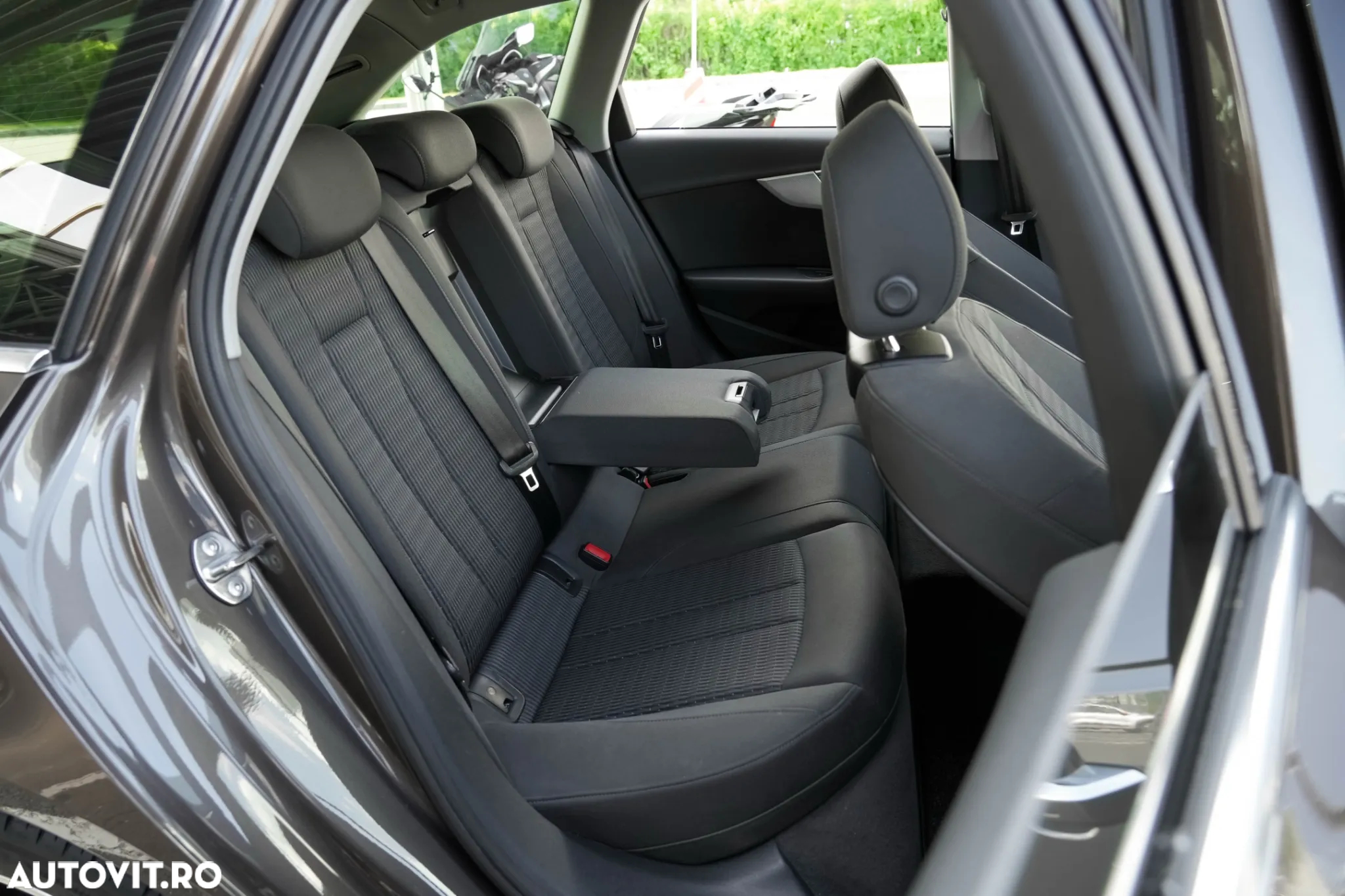 Audi A4 Avant 2.0 TDI ultra - 16