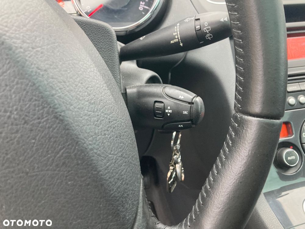 Peugeot 5008 - 28