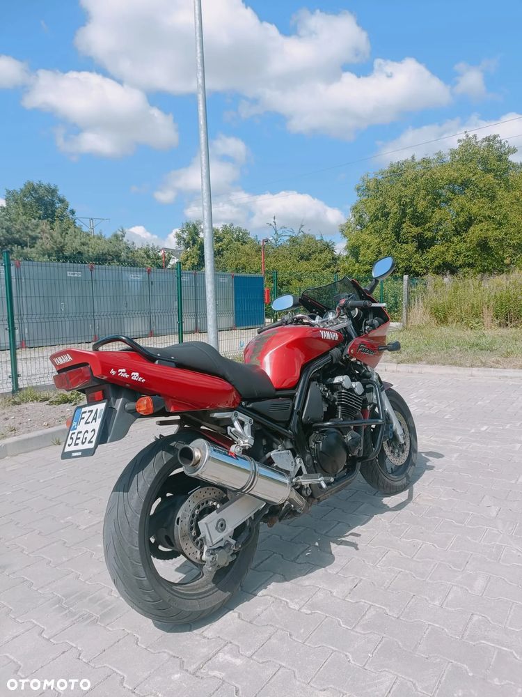 Yamaha FZS - 1