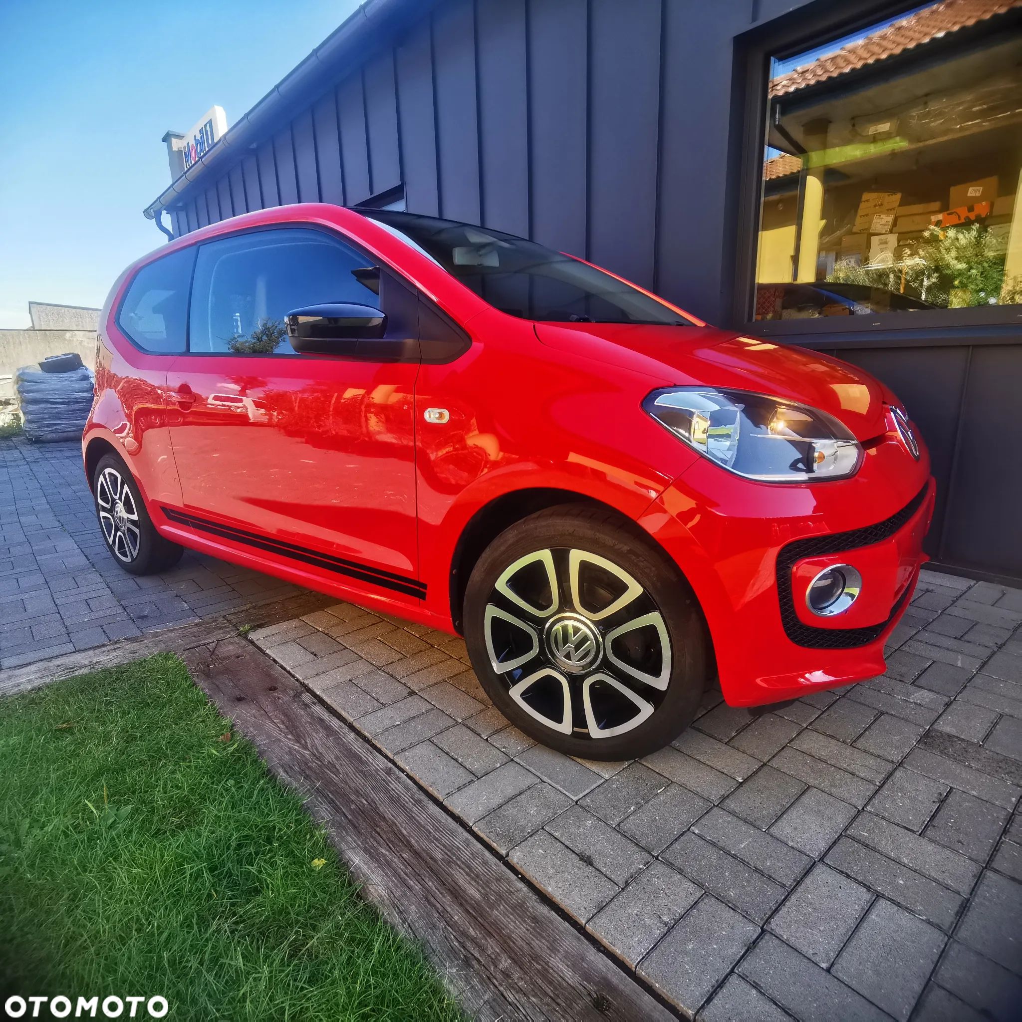 Volkswagen up! ASG colour fortana red - 1