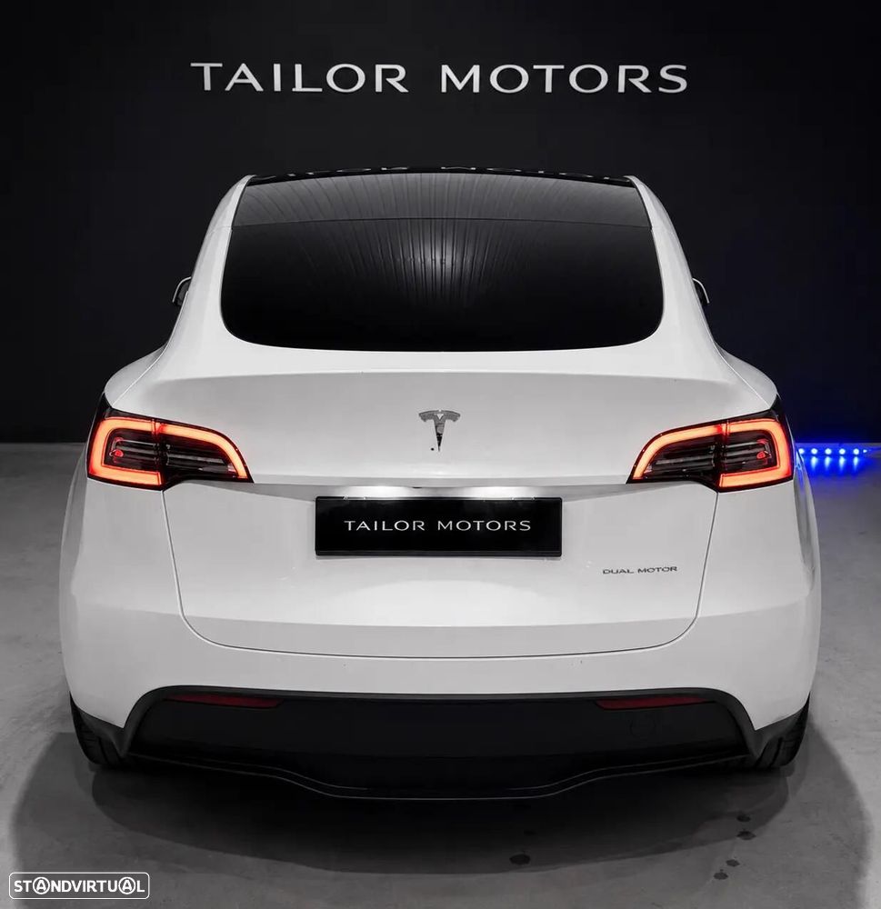 Tesla Model Y Long Range Dual Motor AWD - 2
