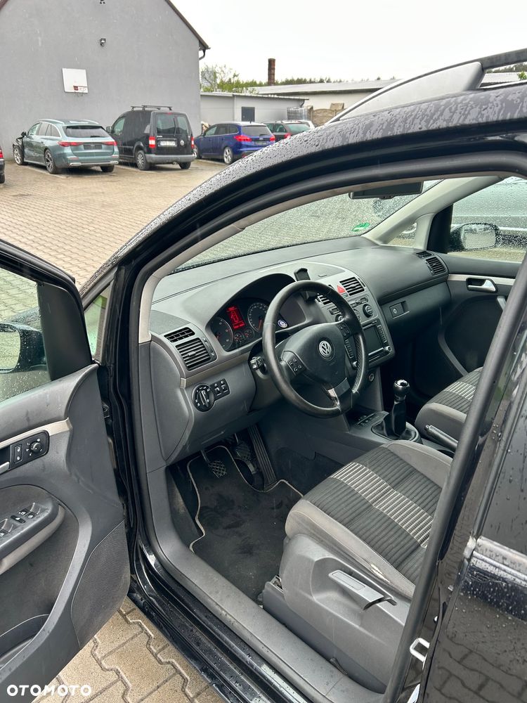 Volkswagen Touran 2.0 TDI Highline - 5