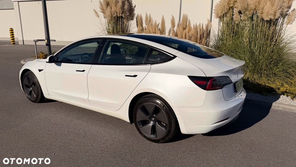 Tesla Model 3 Standard Reichweite Plus Hinterradantrieb - 3