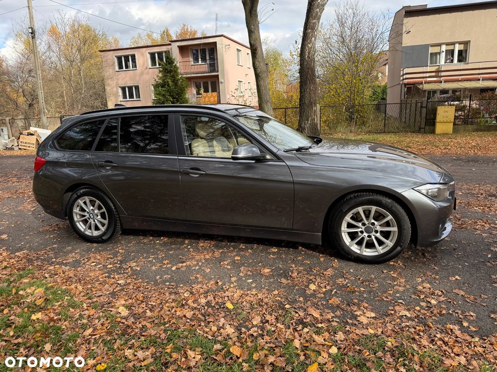 BMW Seria 3 318d DPF Touring Edition Exclusive - 9