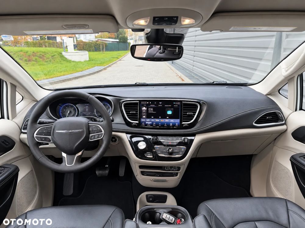 Chrysler Pacifica - 19
