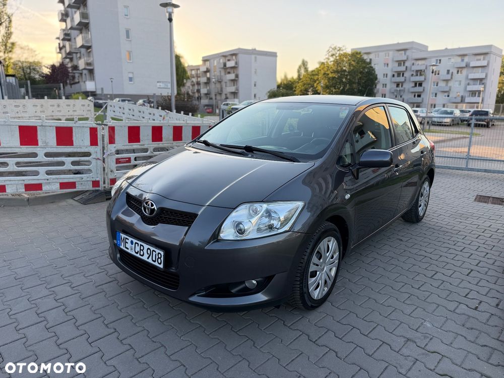 Toyota Auris 1.6 VVT-i Executive - 4