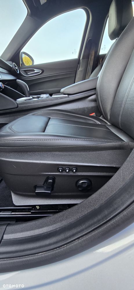 Alfa Romeo Giulia - 7