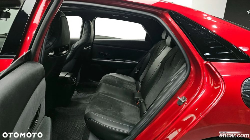 Hyundai Elantra - 11