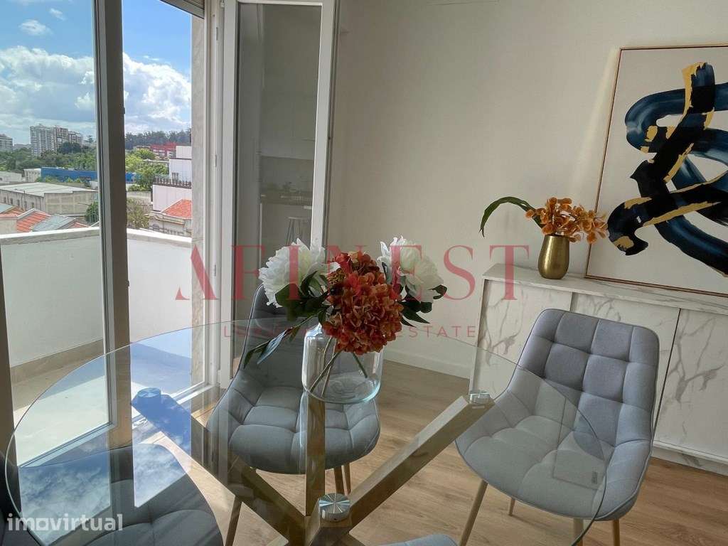 Apartamento T3 remodelado com varandas - Benfica - Grande imagem: 3/39