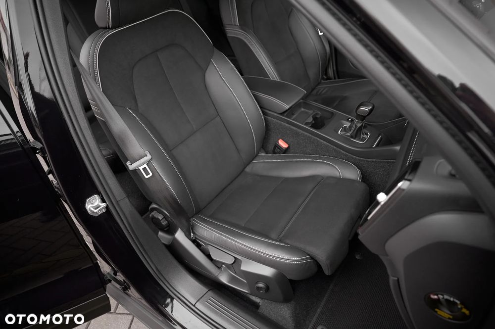 Volvo XC 40 - 30