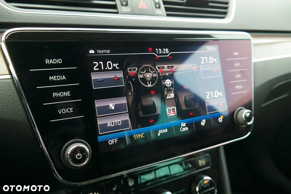 Skoda Superb 2.0 TDI SCR 4x4 Scout DSG - 27