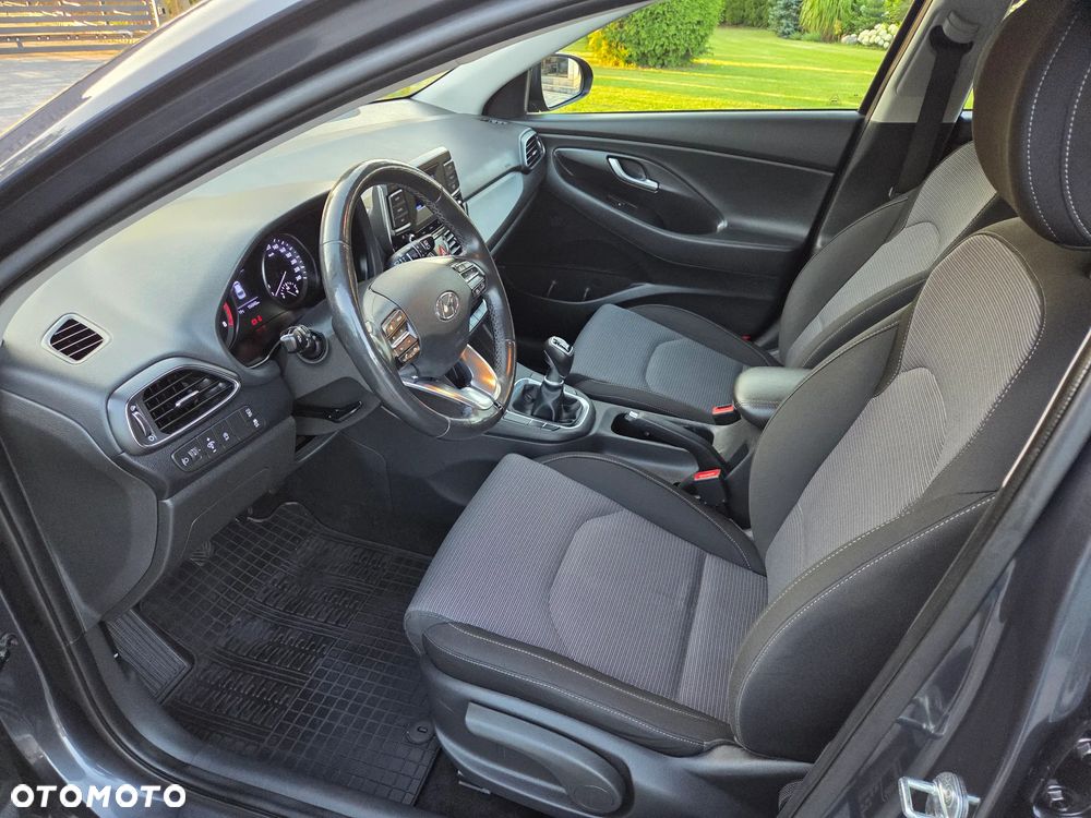 Hyundai i30 1.5 DPI Classic + - 5