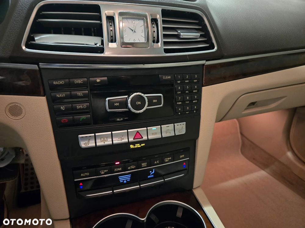 Mercedes-Benz Klasa E 350 4Matic 7G-TRONIC - 22