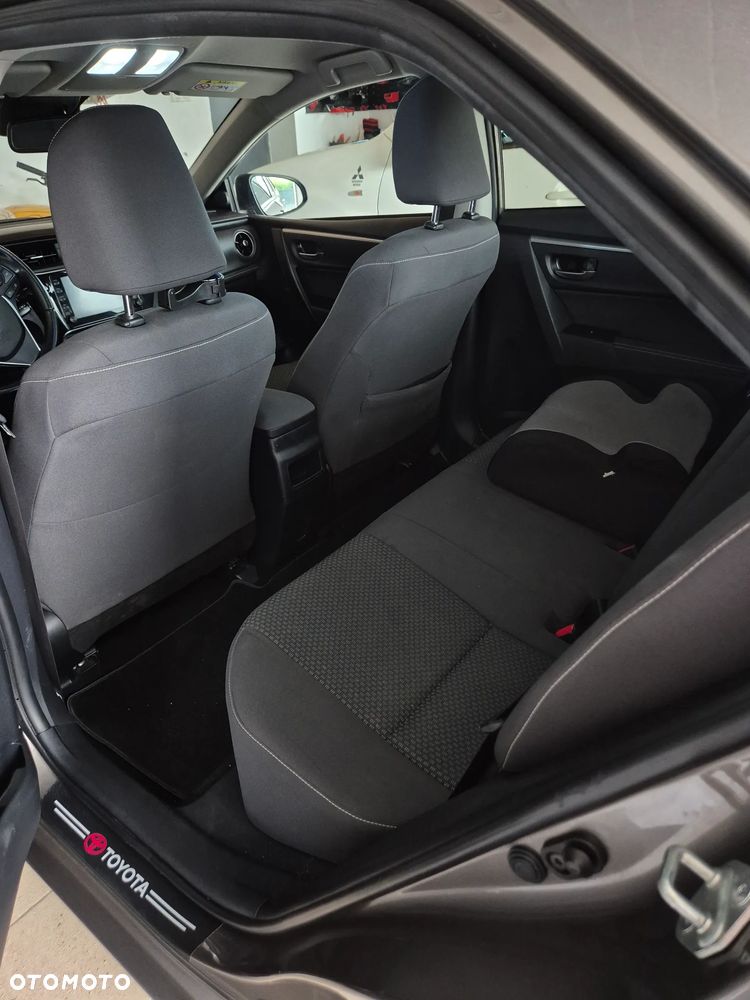 Toyota Corolla 1.6 Executive - 12