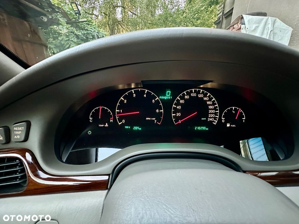 Cadillac Seville - 25