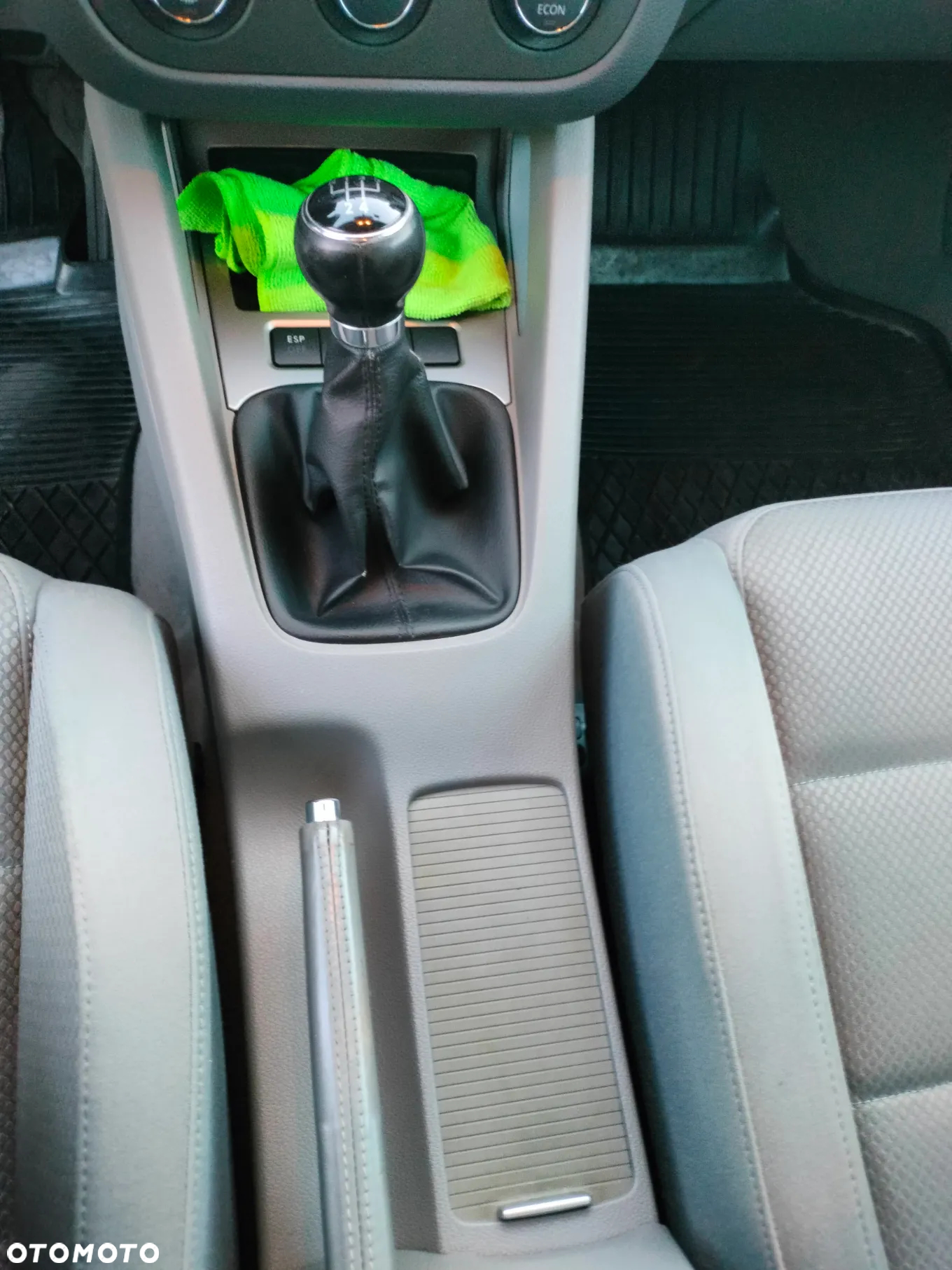 Volkswagen Golf V 1.6 Sportline - 17