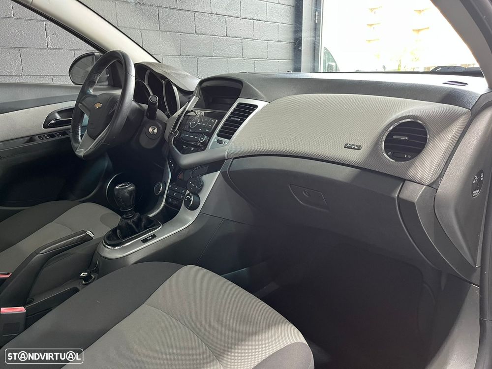 Chevrolet Cruze SW - 15