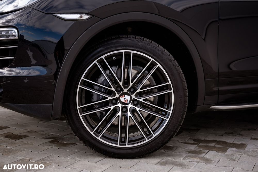 Porsche Cayenne Platinum Edition - 4
