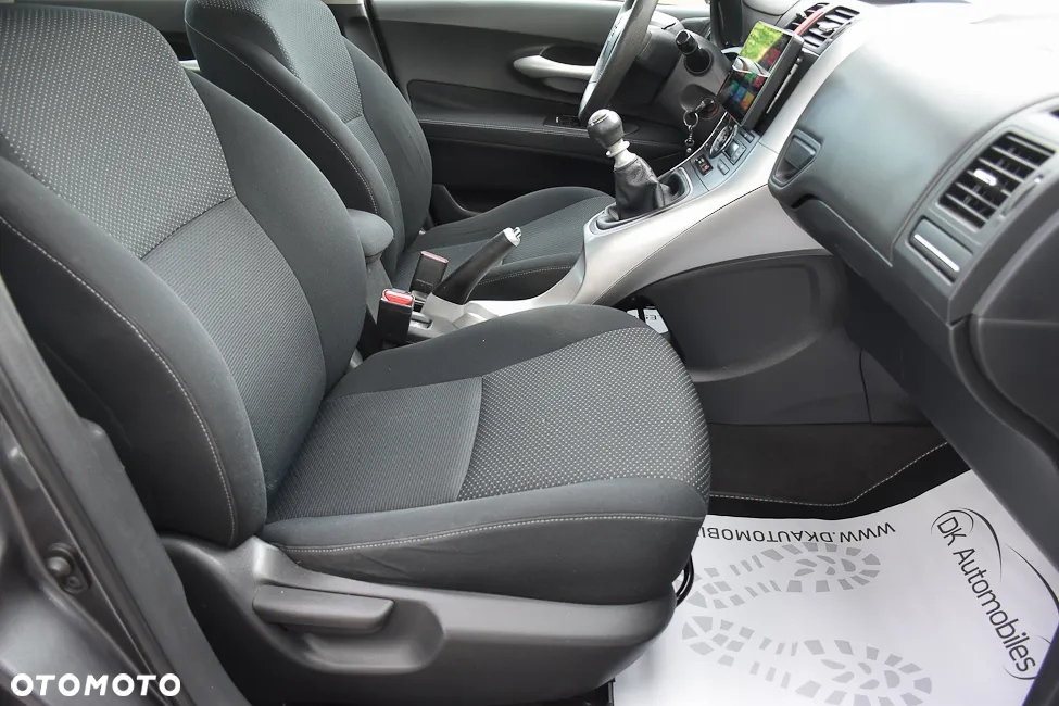 Toyota Auris 2.0 D-4D Prestige - 24