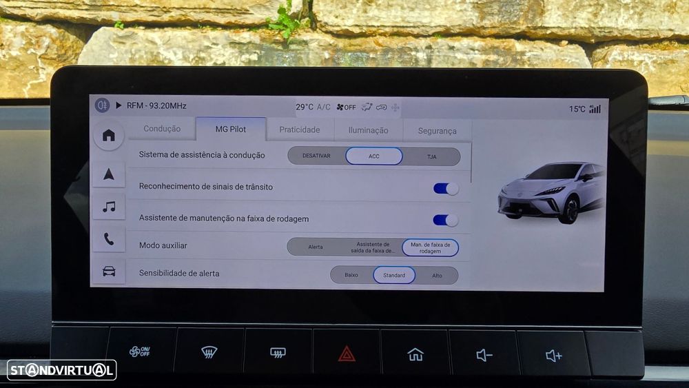 MG MG4 64 kWh Luxury - 30