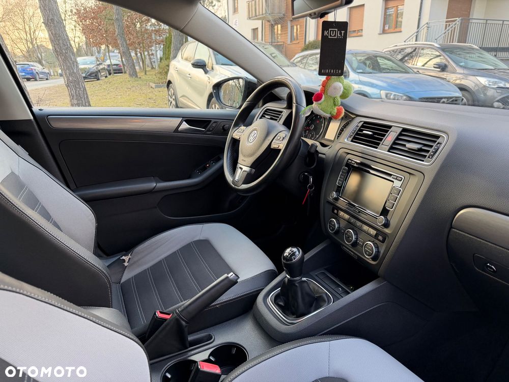 Volkswagen Jetta - 19